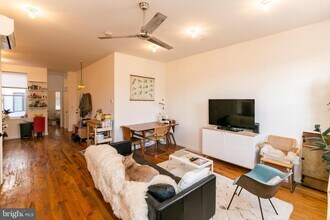 2106 E York St in Philadelphia, PA - Building Photo - Building Photo