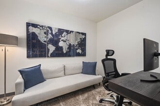 11903 NE 128th St in Kirkland, WA - Building Photo - Building Photo