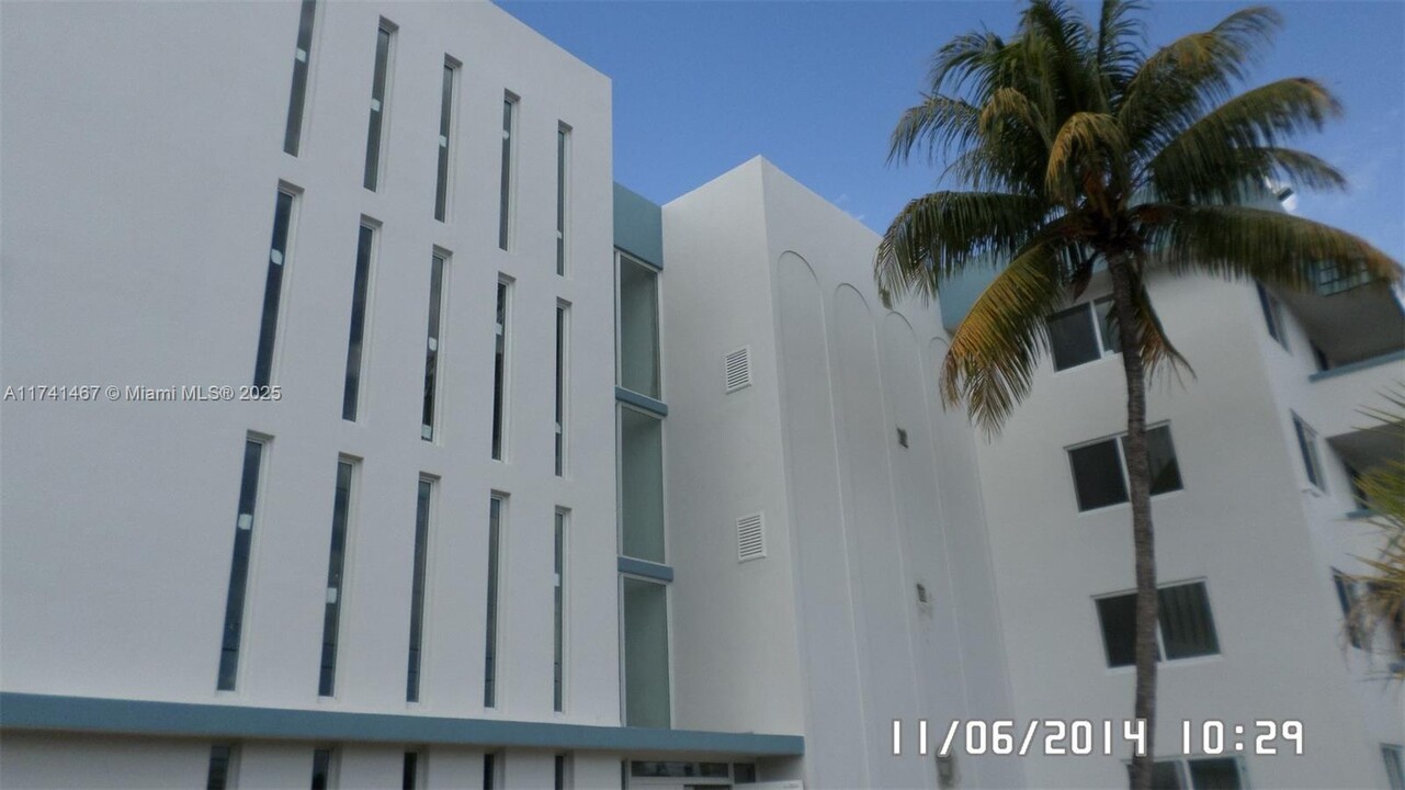 11750 NE 16th Ave in Miami, FL - Building Photo