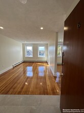 320 Tappan St, Unit 1 in Brookline, MA - Building Photo - Building Photo