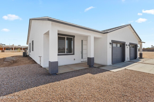 14055 S Berwick Rd in Arizona City, AZ - Building Photo - Building Photo