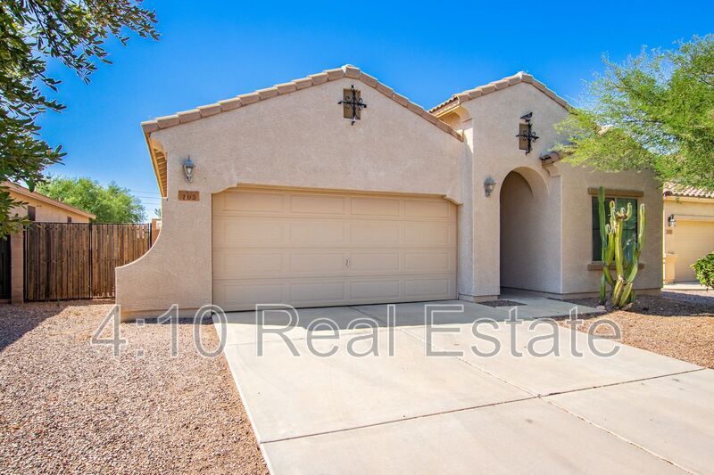 105 W Dana Dr in Queen Creek, AZ - Foto de edificio