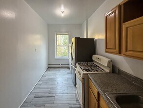 720 West Side Ave in Jersey City, NJ - Building Photo - Building Photo