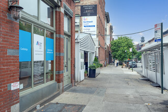 130 Greenpoint Ave in Brooklyn, NY - Building Photo - Building Photo