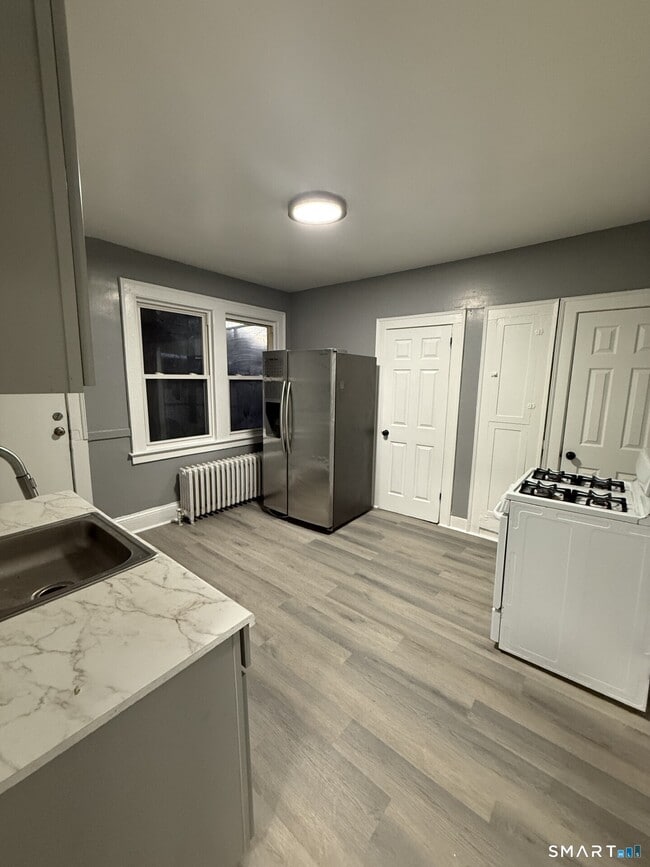 property at 85 Kent St