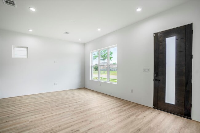 property at 15000 S Richmond Ave