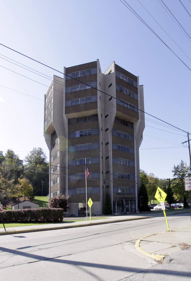 West Gate Manor in Monessen, PA - Foto de edificio - Building Photo