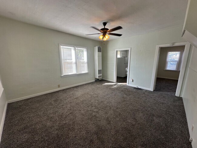 2112 Ave. B in Scottsbluff, NE - Building Photo - Building Photo