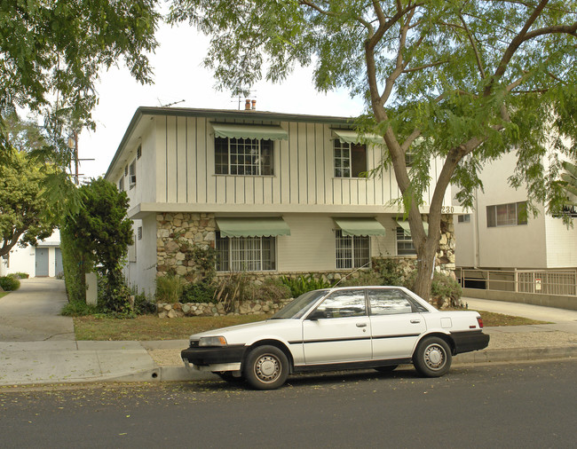 1230 N Fuller Ave in Los Angeles, CA - Foto de edificio - Building Photo