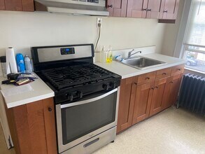48 Front St, Unit Floor 2 in North Arlington, NJ - Foto de edificio - Building Photo