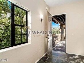 2010 E River Rd in Tucson, AZ - Building Photo - Building Photo