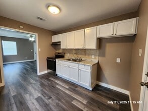 1305 Cordrey Ave in Orange, TX - Building Photo - Building Photo