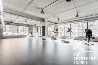 42 E 26th St, Unit 401 in Chicago, IL - Building Photo - Building Photo