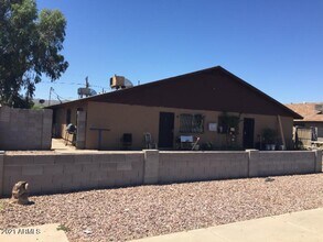 2747 E Chipman Rd-Unit -2 in Phoenix, AZ - Building Photo - Building Photo