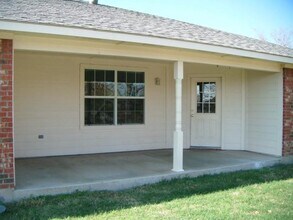 330 Windjammer Rd in Gun Barrel City, TX - Building Photo - Building Photo