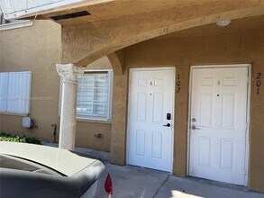 3384 W 80th St in Hialeah, FL - Building Photo - Building Photo