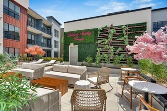 Latitude Apartments in Metairie, LA - Building Photo - Building Photo