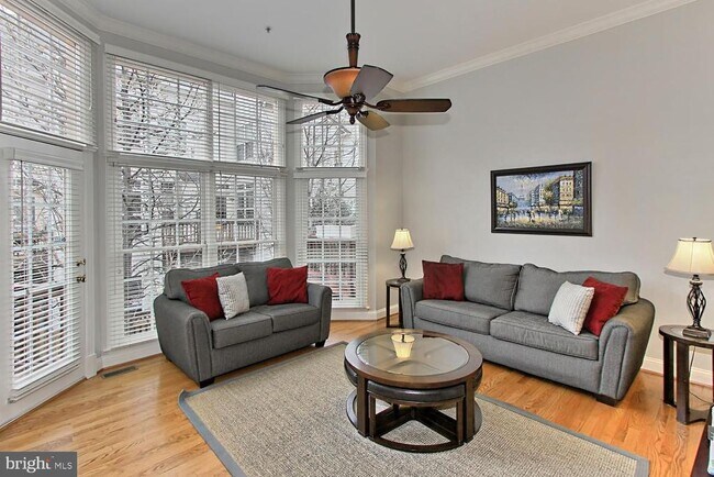 5238 Bessley Pl in Alexandria, VA - Building Photo - Building Photo