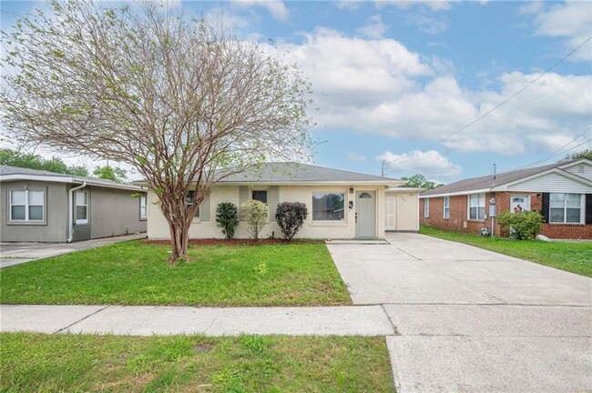 1105 Dona Ave in Metairie, LA - Foto de edificio - Building Photo
