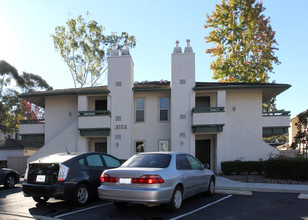 La Jolla Terrace in La Jolla, CA - Building Photo - Building Photo