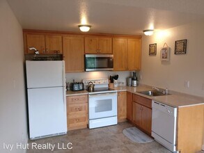 802 S 8th St in Tacoma, WA - Building Photo - Building Photo