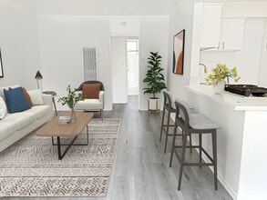 2901 Kenwood Ave, Unit 4 in Los Angeles, CA - Building Photo - Building Photo