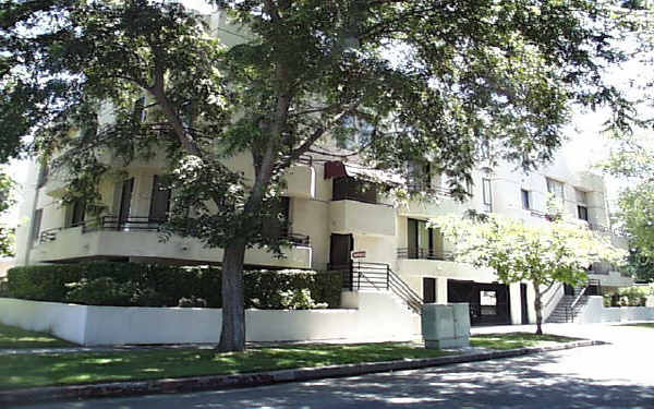 4350 Laurelgrove Ave in Studio City, CA - Building Photo - Building Photo