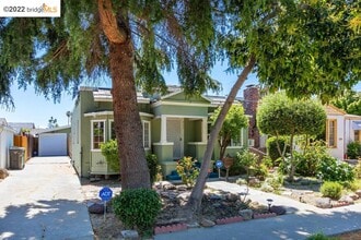 937 Blossom Way in Hayward, CA - Building Photo - Building Photo