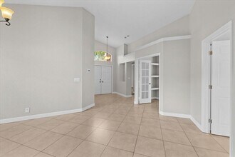 10 Valencia Dr in Boynton Beach, FL - Building Photo - Building Photo