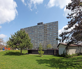 Sheppard Victoria Park in Toronto, ON - Building Photo - Building Photo