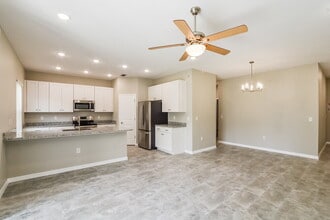 406 Bay Oak Ln in Lady Lake, FL - Building Photo - Building Photo