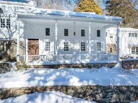 291 Roaring Brook Rd in Chappaqua, NY - Building Photo