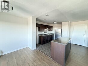 20 Bradmon Dr in St Catharines, ON - Building Photo - Building Photo