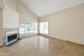 1022 W Estrella Dr in Chandler, AZ - Building Photo - Building Photo
