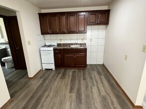 1828 S 63rd St-Unit -4 in West Allis, WI - Building Photo - Building Photo