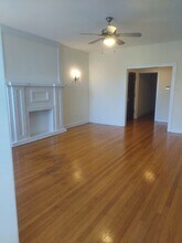 6856 S Oglesby Ave in Chicago, IL - Foto de edificio - Building Photo