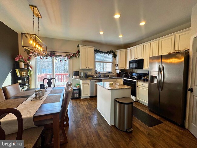 45713 Paddington Station Terrace in Sterling, VA - Building Photo - Building Photo