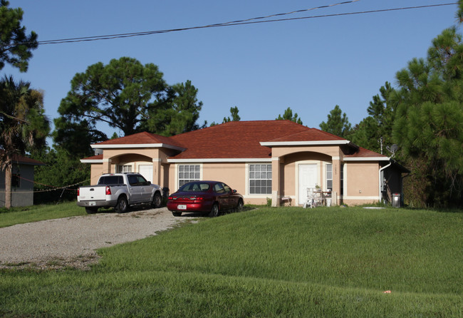 1051-1053 Abrams Blvd in Lehigh Acres, FL - Building Photo - Building Photo