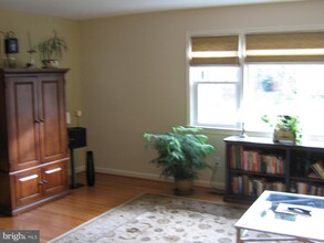 4218 Shannon Hill Rd in Alexandria, VA - Building Photo - Building Photo