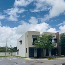 4189 N Oak Pl in Dania Beach, FL - Building Photo - Building Photo