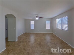 21201 N Conlon Rd in Maricopa, AZ - Foto de edificio - Building Photo