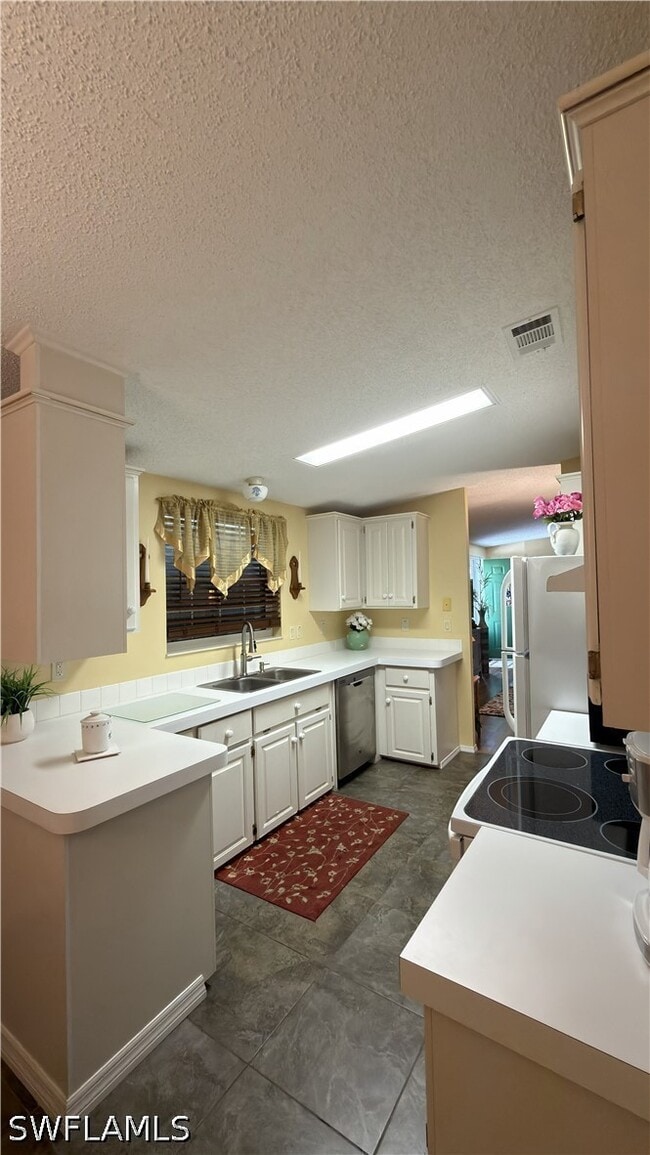 26239 Bonita Fairways Cir in Bonita Springs, FL - Building Photo - Building Photo