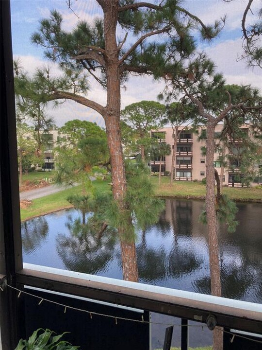 5970 80th St N-Unit -412 in St. Petersburg, FL - Foto de edificio