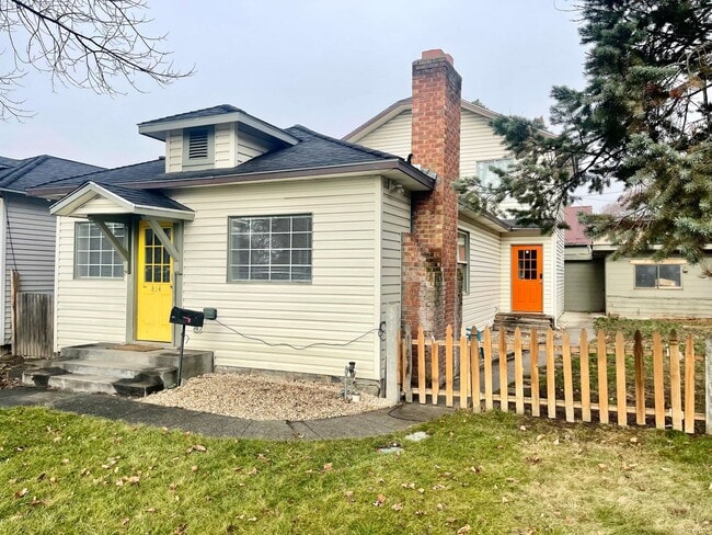 property at 814 E McKinley St