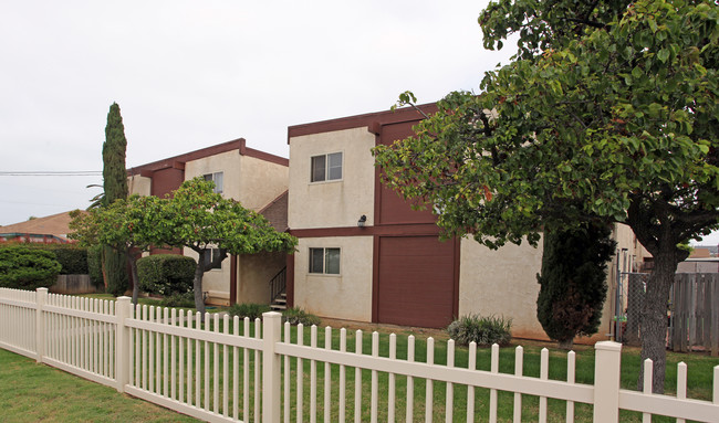 1020 Calla Ave in Imperial Beach, CA - Building Photo - Building Photo