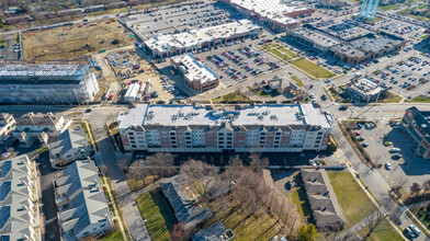 Arlington Crossing in Upper Arlington, OH - Building Photo - Building Photo