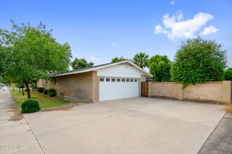 3009 N 49th St in Phoenix, AZ - Building Photo - Building Photo