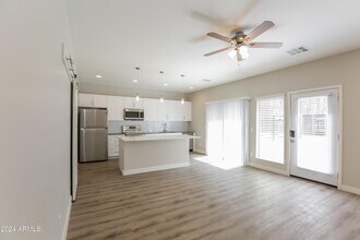 1119 S Stapley Dr in Mesa, AZ - Building Photo - Building Photo