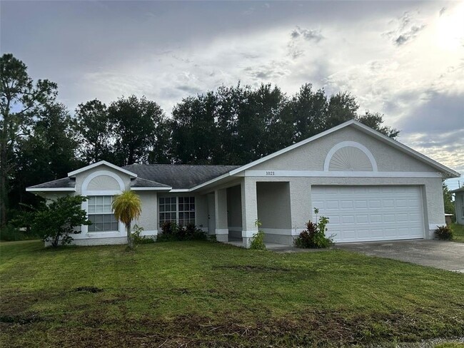 1021 Embrun Ct in Kissimmee, FL - Foto de edificio - Building Photo