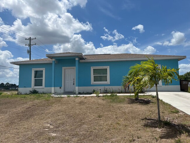 property at 3000 Sunshine Blvd S